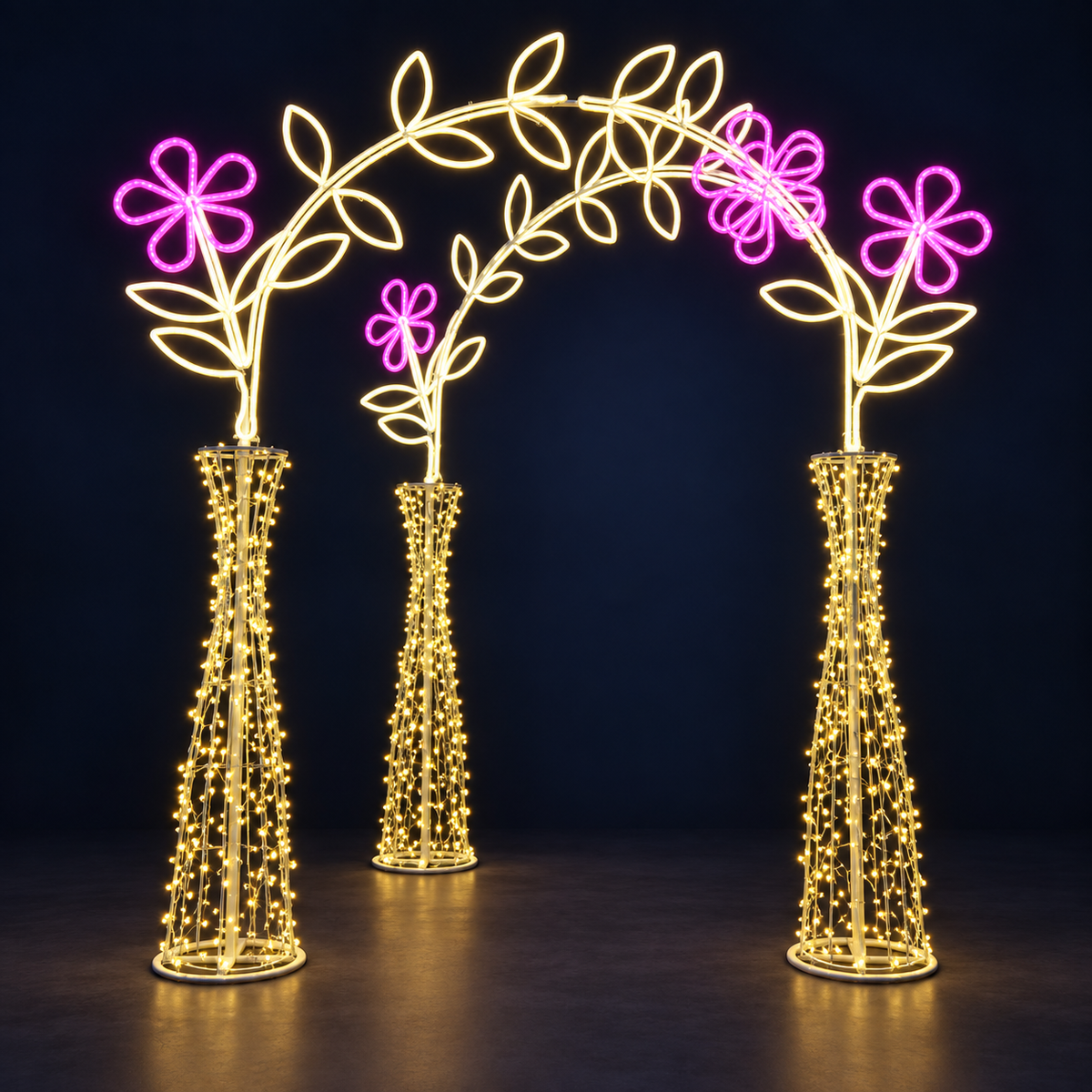 Arcadă luminoasă LED cu flori roz, pe coloane